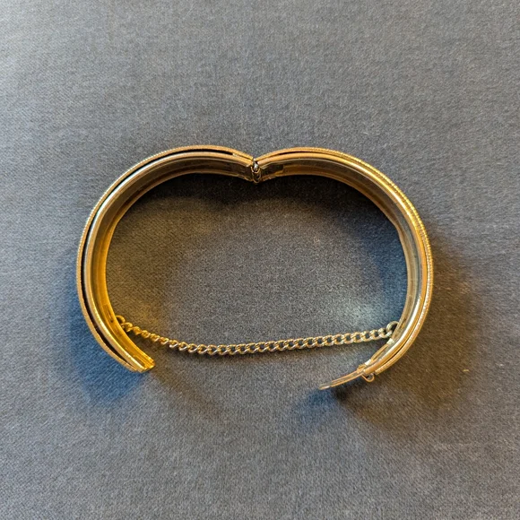 Vintage Floral Butterfly Enamel Cloisonne Bangle Bracelet in Black, Pink & Blue - Picture 5 of 6